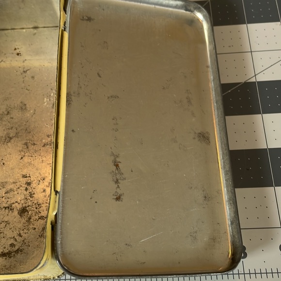 Benson's vintage candy tin, Queen Mary, English Toffee Favourites, hinged lid - Picture 13 of 14